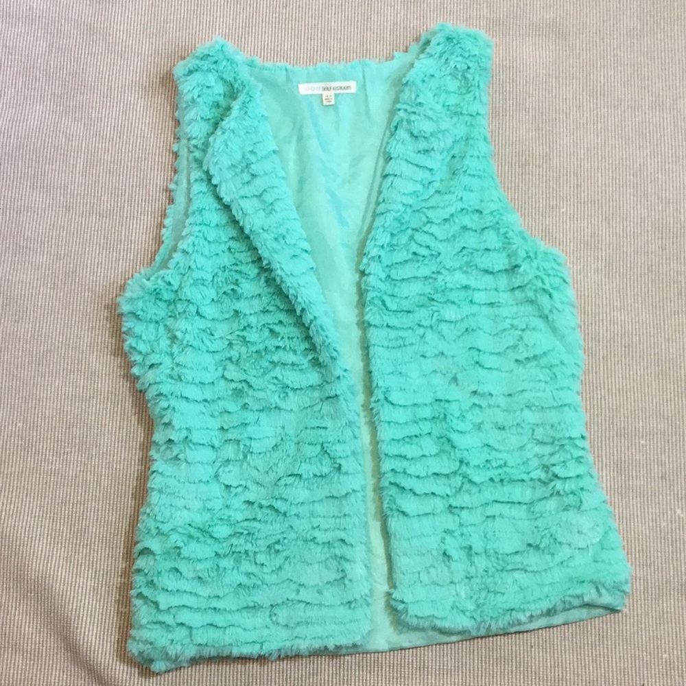 Self Esteem Girls Fuzzy Cozy Vest. Size14/18. Nice